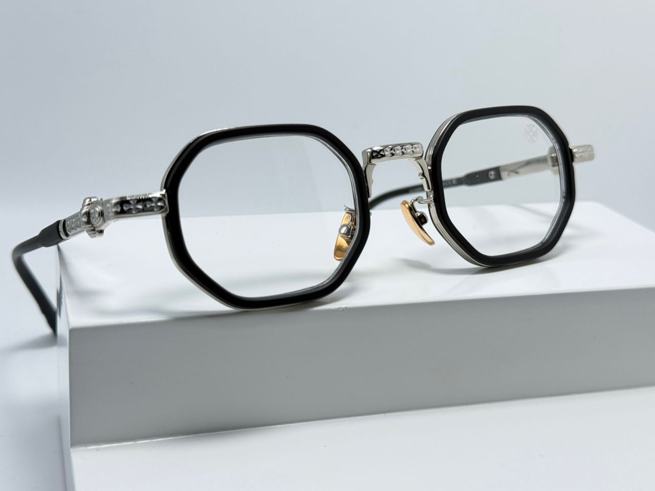 Lunettes — Modèle 02