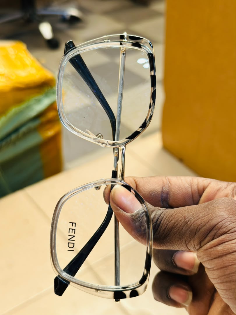 Lunettes — Modèle 09